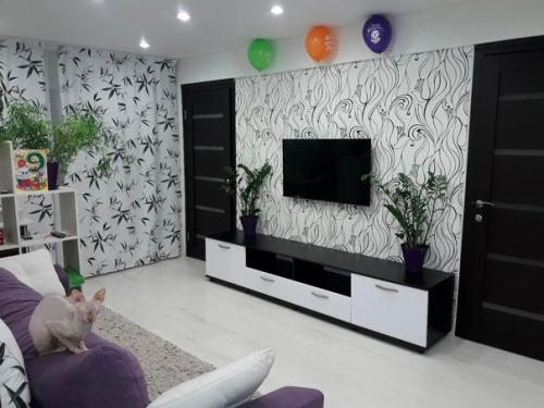 У нас получился необычный ремонт, проходивший сквозь несколько споров с женой. 01