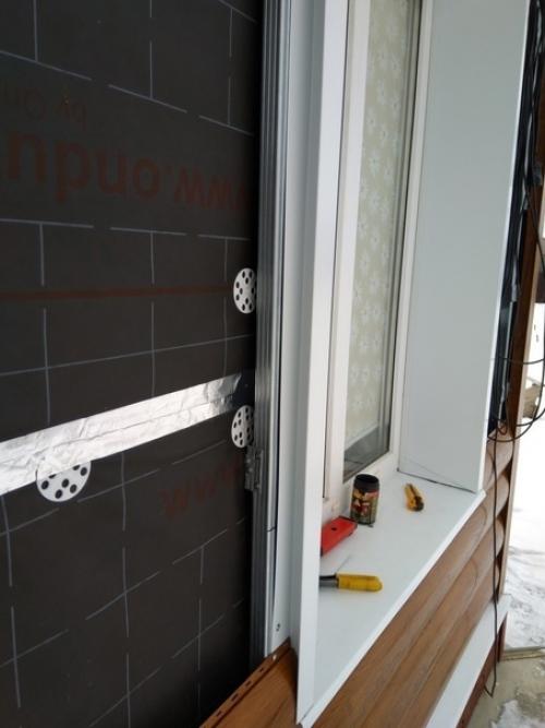 Отстроили у себя на участке небольшой домик. 04