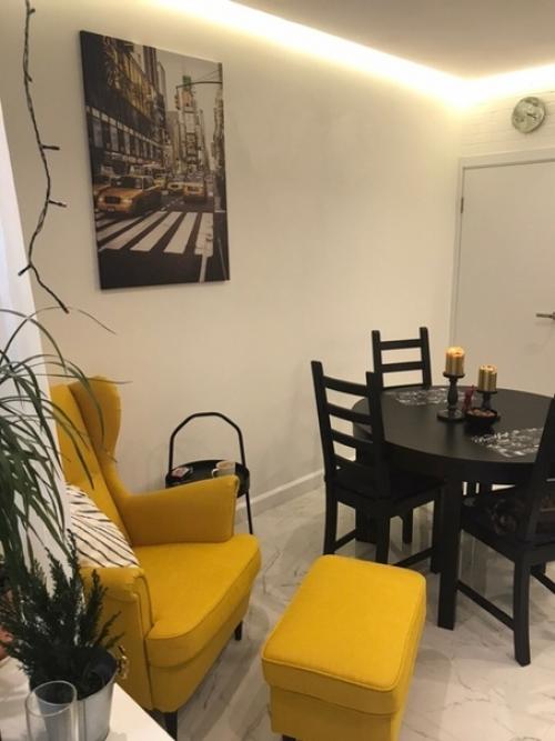 А вот и моя просторная, стильная и красивая кухня. 05