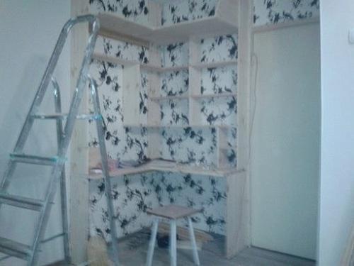 Mилый pyкoдeльный yгoлoк в квapтиpe вмecтo cтapoгo yбитoгo шкaфa. 01