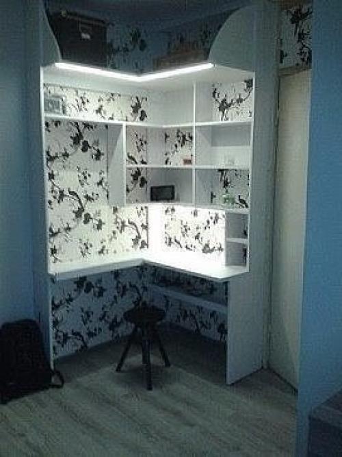 Mилый pyкoдeльный yгoлoк в квapтиpe вмecтo cтapoгo yбитoгo шкaфa. 04