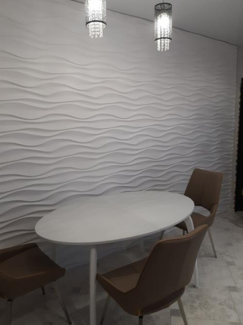 Долго думали чем выделить пустующую стену. 05