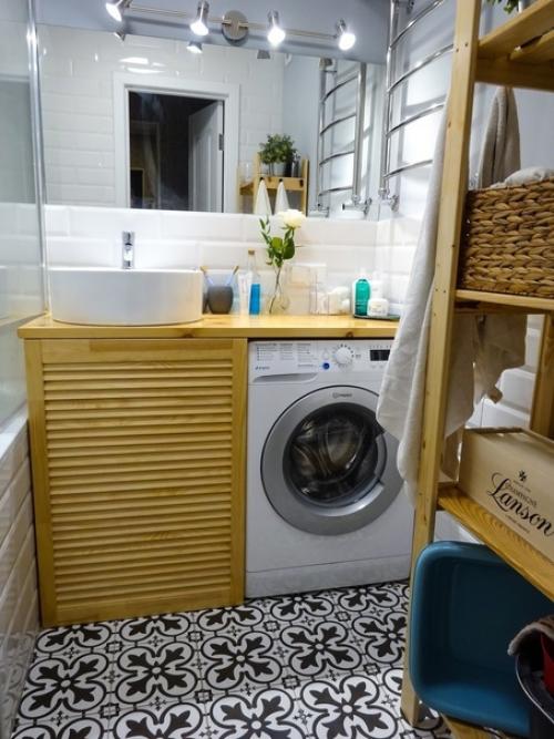 Сочетание дерева и керамической плитки в интерьере нашего санузла.