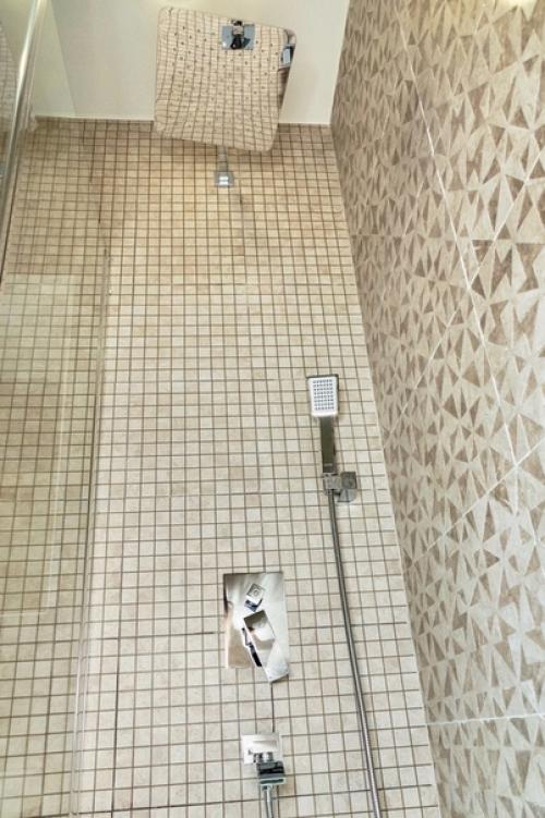 Добрый день!  Важно мнение экспертов дизайн собственный, мастеров нанимали. 01