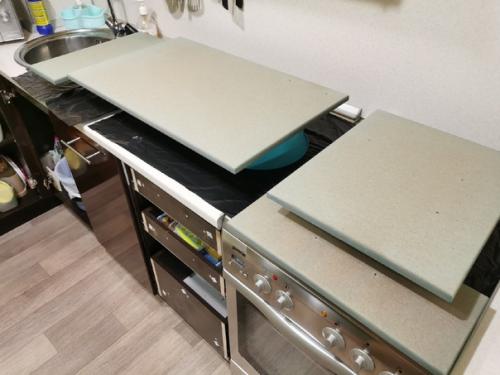 Решили перекрасить нижние фасады.