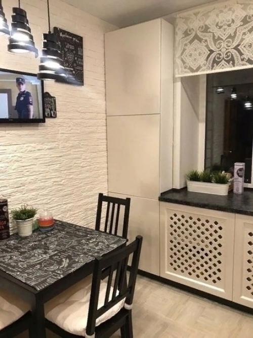 Наша на первый взгляд простая кухня, но мы вложили в неё душу.