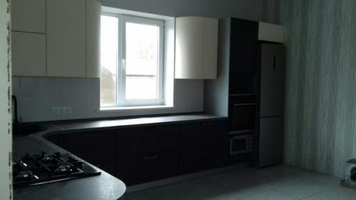 Большая кухня.  Мечта сбылась вот мы только думаем делать ли барную стойку или просто стол? 05