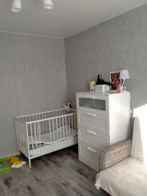 Живу вдвоём с аленькой дочкой, вот такой прекрасный ремонт делала пол года назад, уже успела обжить. 03