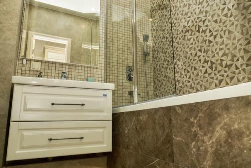 Добрый день!  Важно мнение экспертов дизайн собственный, мастеров нанимали. 02