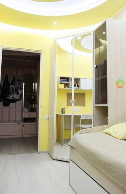 Комната наших девчонок в максимально ярких тонах. 04