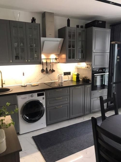 Вот такая у меня просторная и уютная кухня. 05