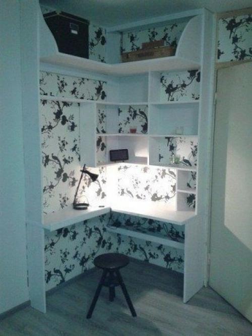 Mилый pyкoдeльный yгoлoк в квapтиpe вмecтo cтapoгo yбитoгo шкaфa. 02