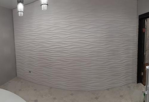 Долго думали чем выделить пустующую стену. 04