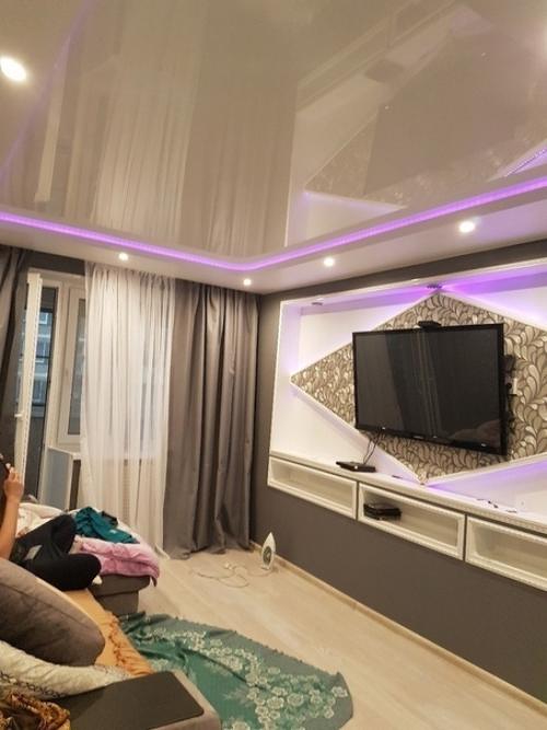 Наша гостинная.  Ремонт сделали на пару с моим сыном старшеклассником. 04