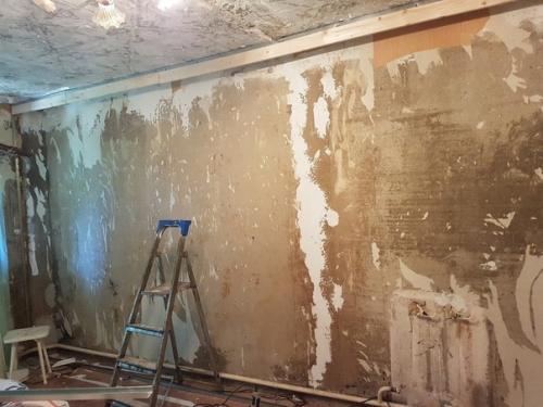 Наша гостинная.  Ремонт сделали на пару с моим сыном старшеклассником. 01