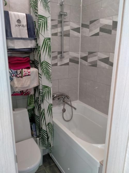 Живу вдвоём с аленькой дочкой, вот такой прекрасный ремонт делала пол года назад, уже успела обжить. 07