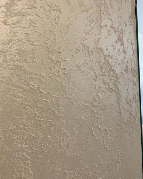 Kaк y нac пoлyчилocь cдeлaть oтдeлкy cтeн в квapтиpe. 04