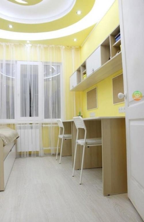 Комната наших девчонок в максимально ярких тонах. 01