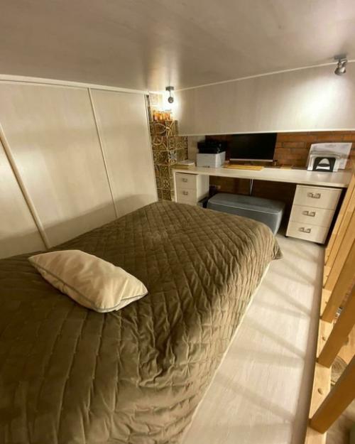 Это наша скромная студия. 08