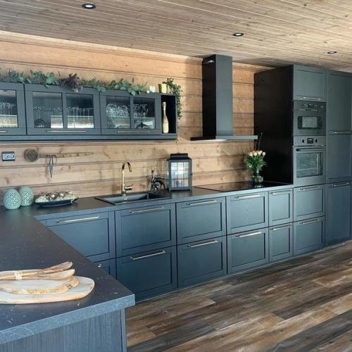 Моя кухня в загородном доме.