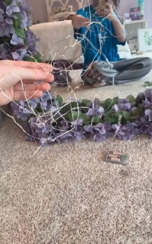 Недавно пришла идея украсить зеркало, а то как то печально оно выглядело. 05