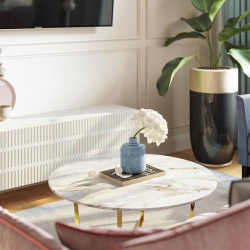 В гостиной просторной и уютной цветовая палитра сочетается с изысканными деталями. 03