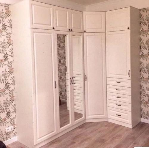 Показываю вам какой мы шкафчик приобрели для нашей квартиры.