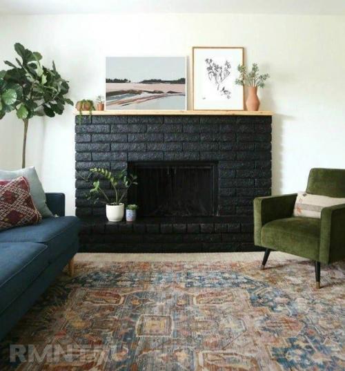 Применяйте свою фантазию и покрасьте камин в черный цвет! 01