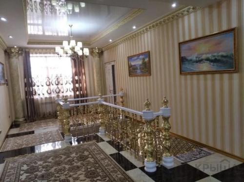 Это все таки не миф и дома с золотыми унитазами действительно существуют. 03