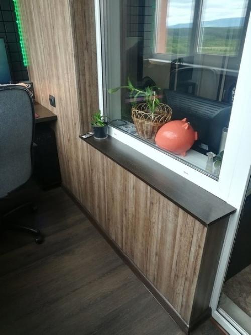 Муж такой уголок уединения на лоджии сделал. 05