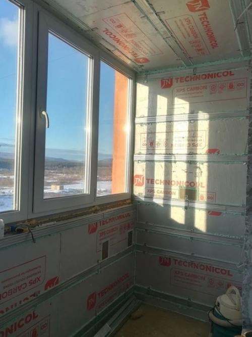 Муж такой уголок уединения на лоджии сделал.