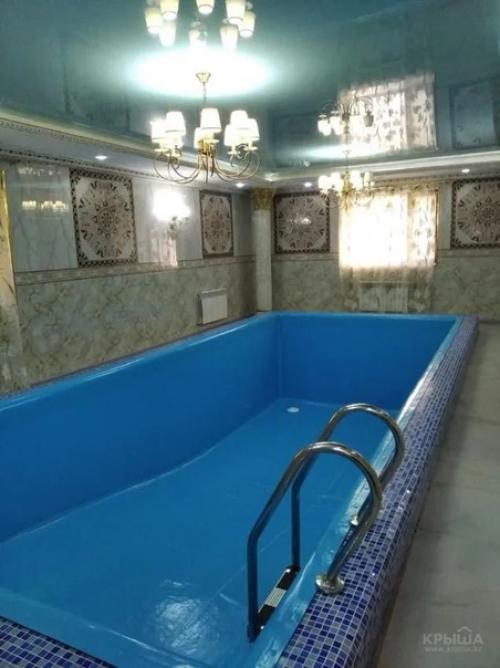 Это все таки не миф и дома с золотыми унитазами действительно существуют. 08