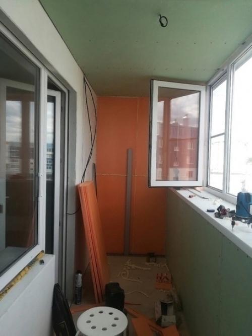 Своими руками мы провели ремонт и утепление балкона, который получился шикарным. 03