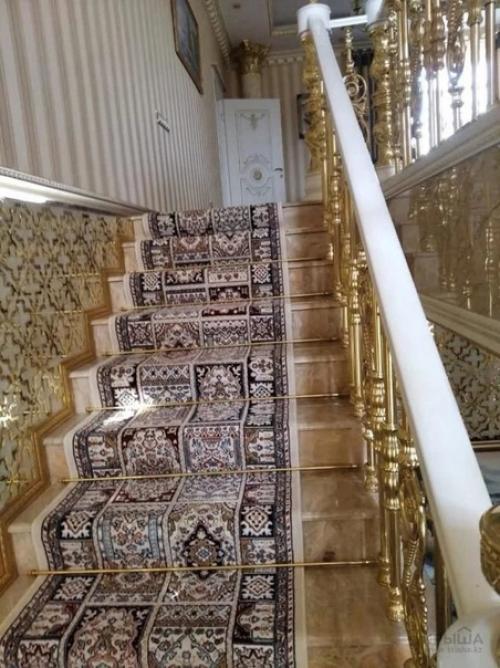 Это все таки не миф и дома с золотыми унитазами действительно существуют. 04