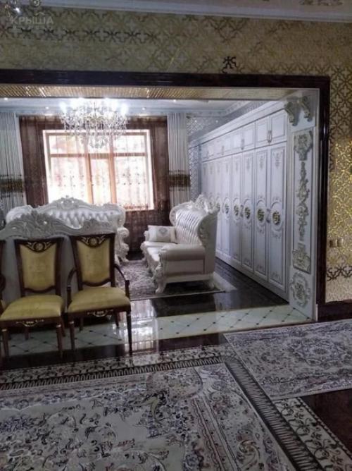 Это все таки не миф и дома с золотыми унитазами действительно существуют. 07