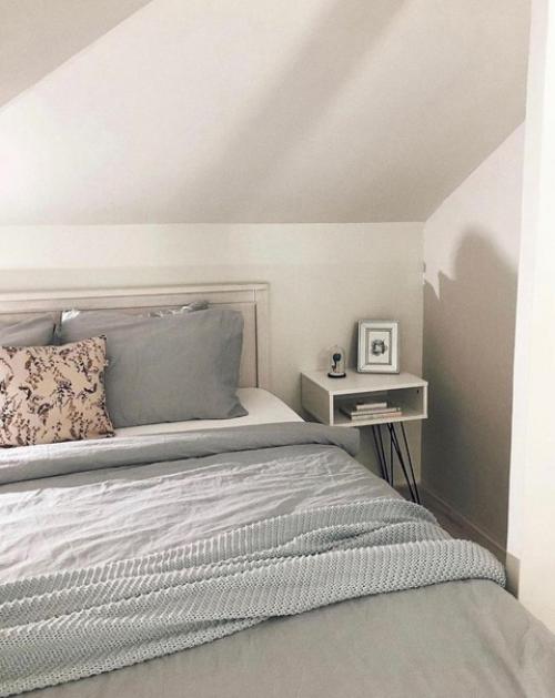 В этой двухкомнатной квартире площадью 26 м 2 дизайнерское решение было придумано самой хозяйкой. 03