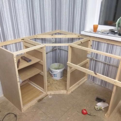 Мебель в кухню сделал сам, получилось очень бюджетно (на это и был расчет. 03