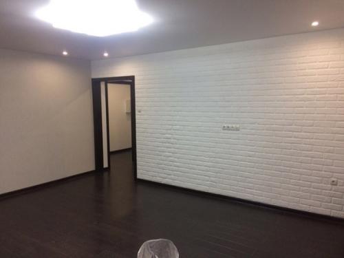 За последние два месяца мы усердно трудились, чтобы привести нашу квартиру в хорошее состояние. 09