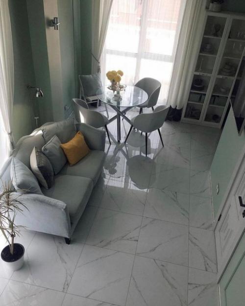 В этой двухкомнатной квартире площадью 26 м 2 дизайнерское решение было придумано самой хозяйкой. 01