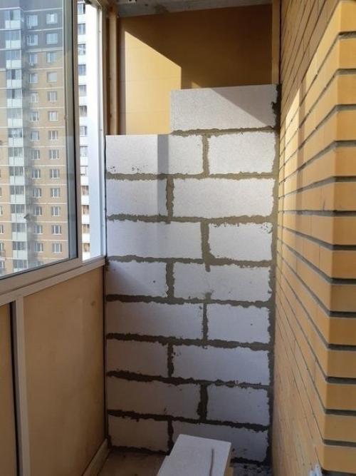 Поработал над своим балконом.