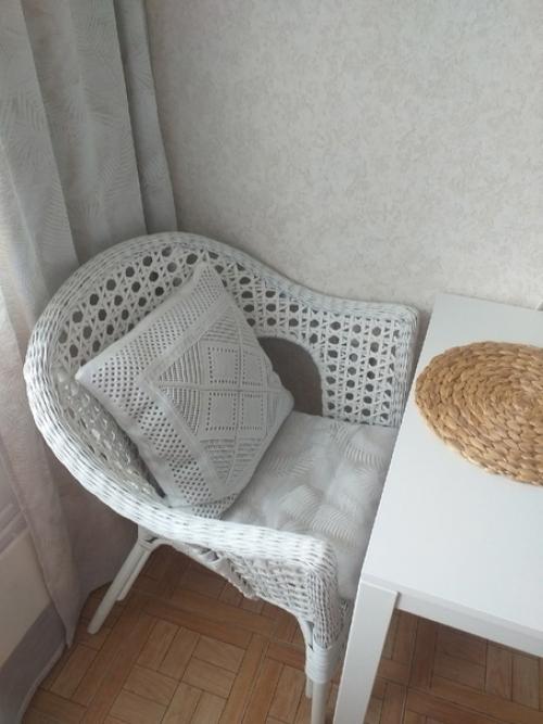 Эта миленькая кухонька, созданная специально для нашей бабушки, привнесет ей в дом тепло и уют. 03