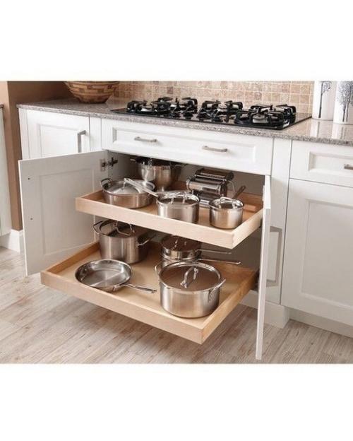 В кухне - самое сердце дома, где создается вкусная еда и проводятся вечера в кругу семьи и друзей. 03