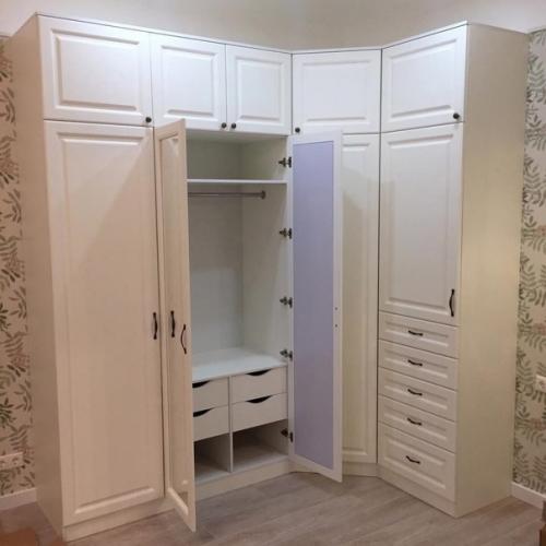 Долго искали себе в квартиру угловой шкаф, пока не встретили это чудо. 04