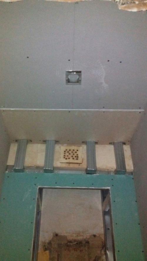 Вот так мы приводили в порядок туалет в нашем стареньком доме за городом. 04