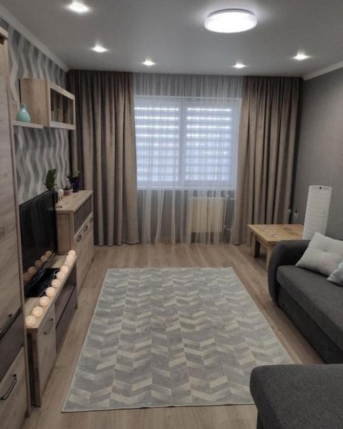 На пару с супругом делали весь этот ремонт.