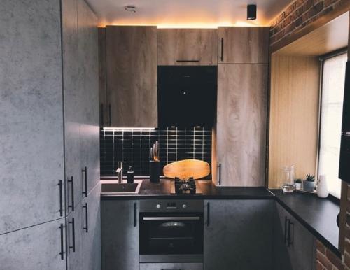 Немного изменили планировку нашей кухни, чтобы стала побольше, а то площадь 5, 5 кв метров. 08