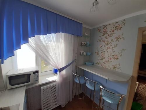 Мне нравится голубой цвет настолько, что я всегда мечтала о том, чтобы моя кухня была оформлена в этом оттенке. 04