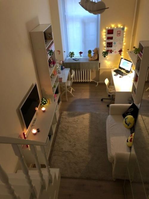 Ремонт сделан уже давно и комната обжита. 07