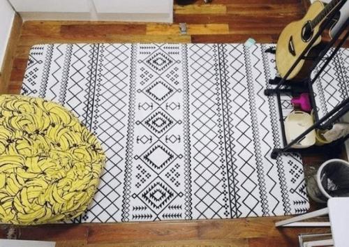 Меня заселились в общагу и вид комнаты меня привёл просто в ужас. 06