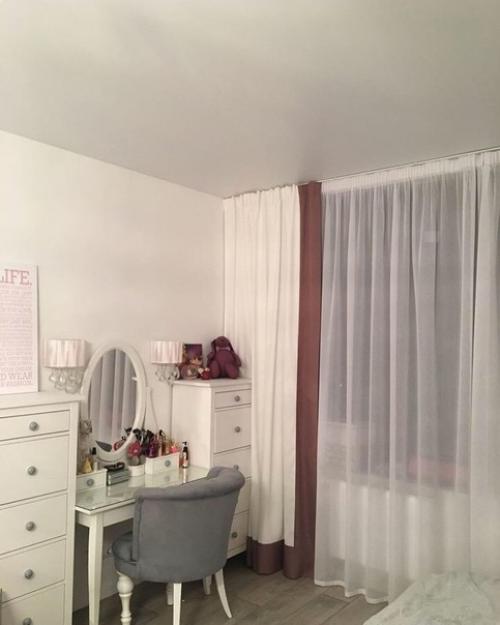 Владельцы квартиры поделились вариантом, как они зонировали свою студию. 04